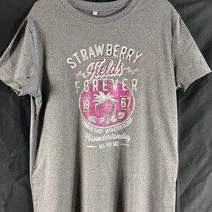 Strawberry Fields Forever 1967 Graphic T-Shirt Women’s XXL Gray Short Sleeve Tee